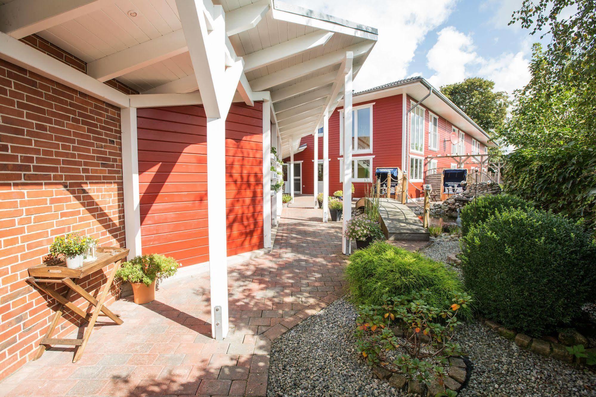 Paulsen'S Landhotel Und Restaurant Bohmstedt Exterior photo